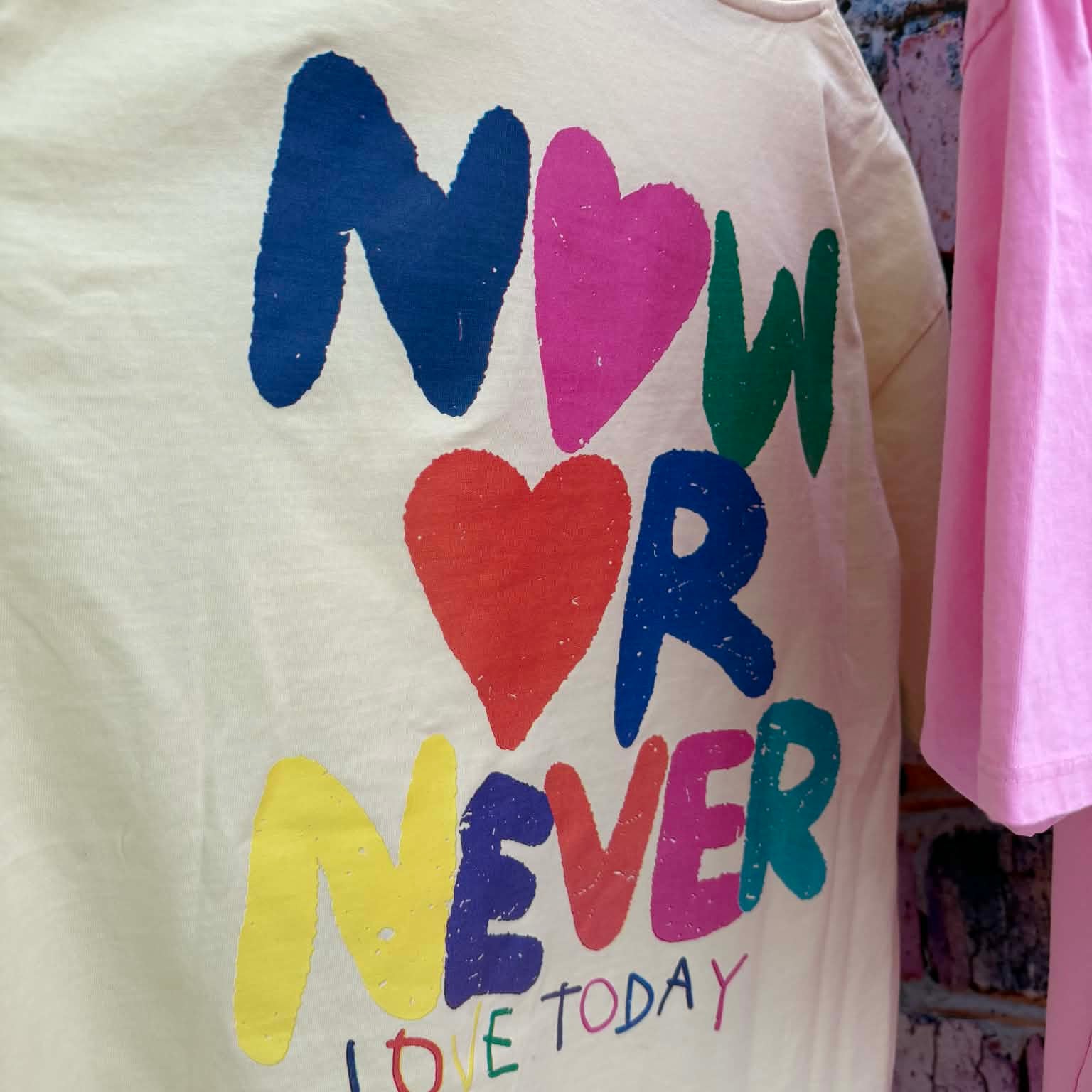 T-shirt “Now or Never” ✨