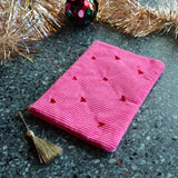 Pochette en velours côtelé et cœurs brodés Bohm